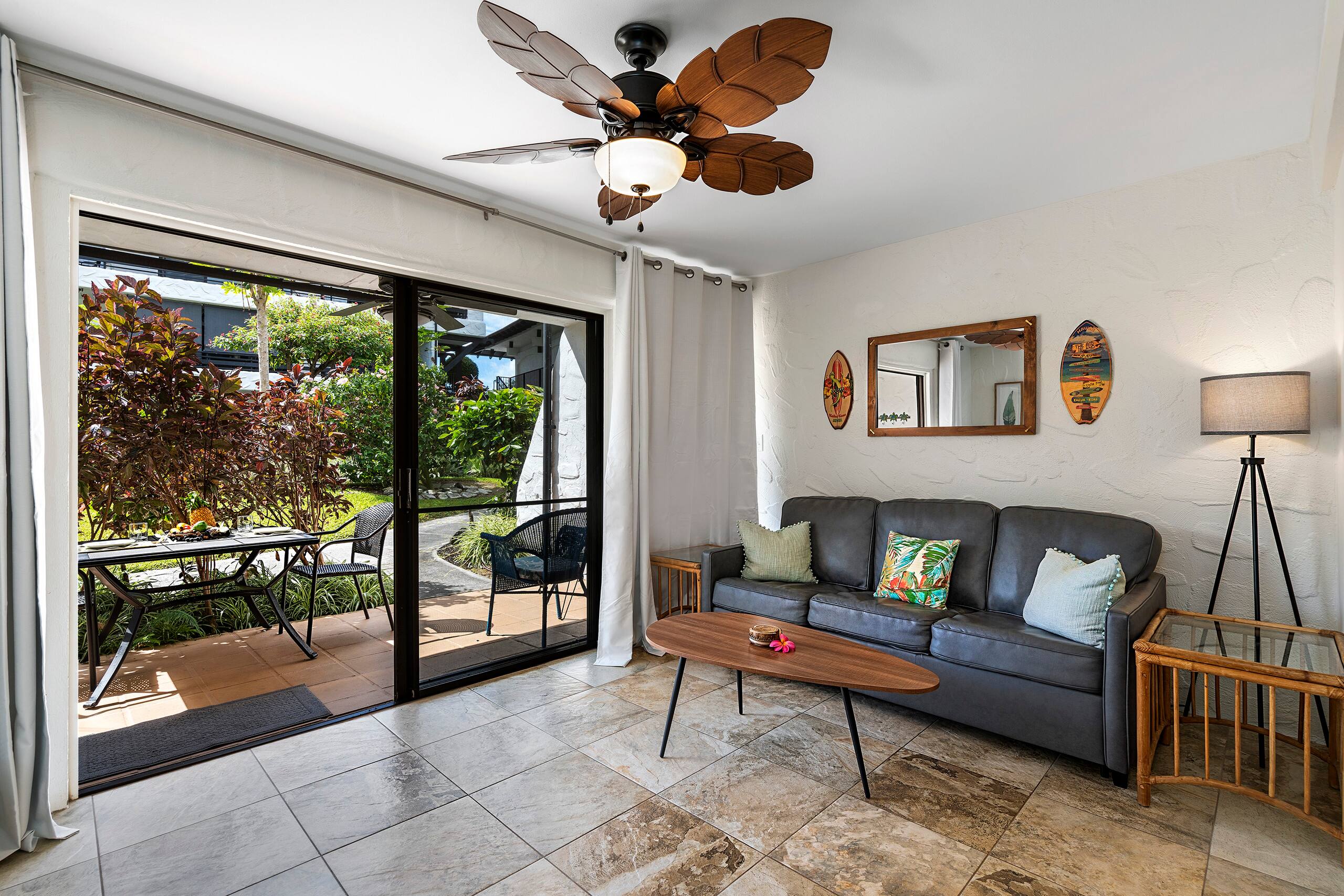 Casa De Emdeko 104 Updated Ocean & Garden Views - Photo 3