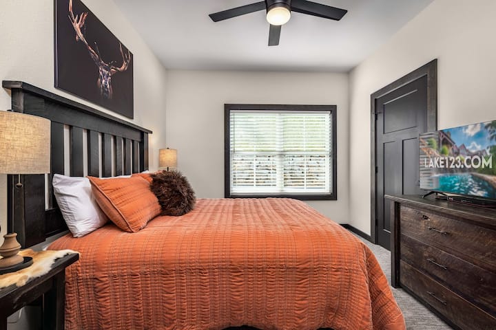 Стая за гости с двойно легло queen