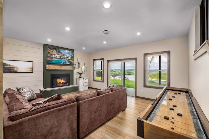 Branson Lakefront Gem  Free Amenities  Dock - Kimberling City, MO