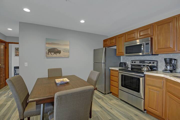 H246: Beautiful Villa w/ views from all rooms gallery image 5