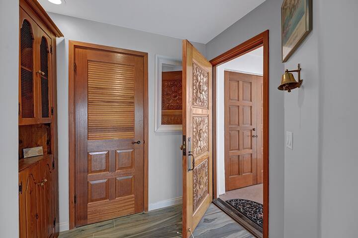 H246: Beautiful Villa w/ views from all rooms gallery image 3