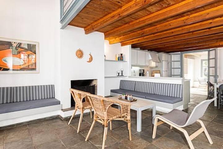 Cycladic-inspired Villa Pelagia w/ amazing seaview gallery image 5