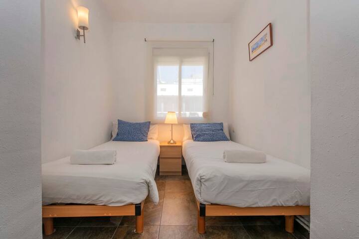 3BD with private terrace right by Sagrada Familia gallery image 3