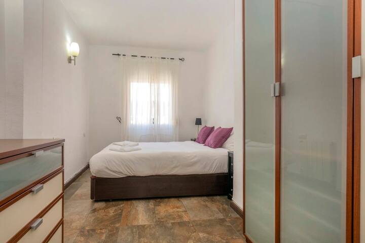 3BD with private terrace right by Sagrada Familia gallery image 5