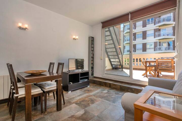 3BD with private terrace right by Sagrada Familia gallery image 2