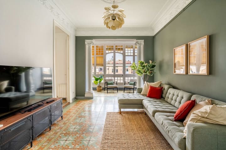 Large 7BD Penthouse for 15 guests in Diagonal