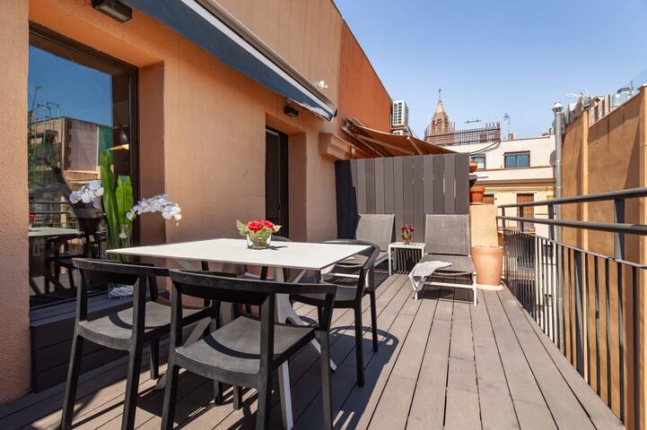 3-bedroom penthouse with terrace in Eixample gallery image 5