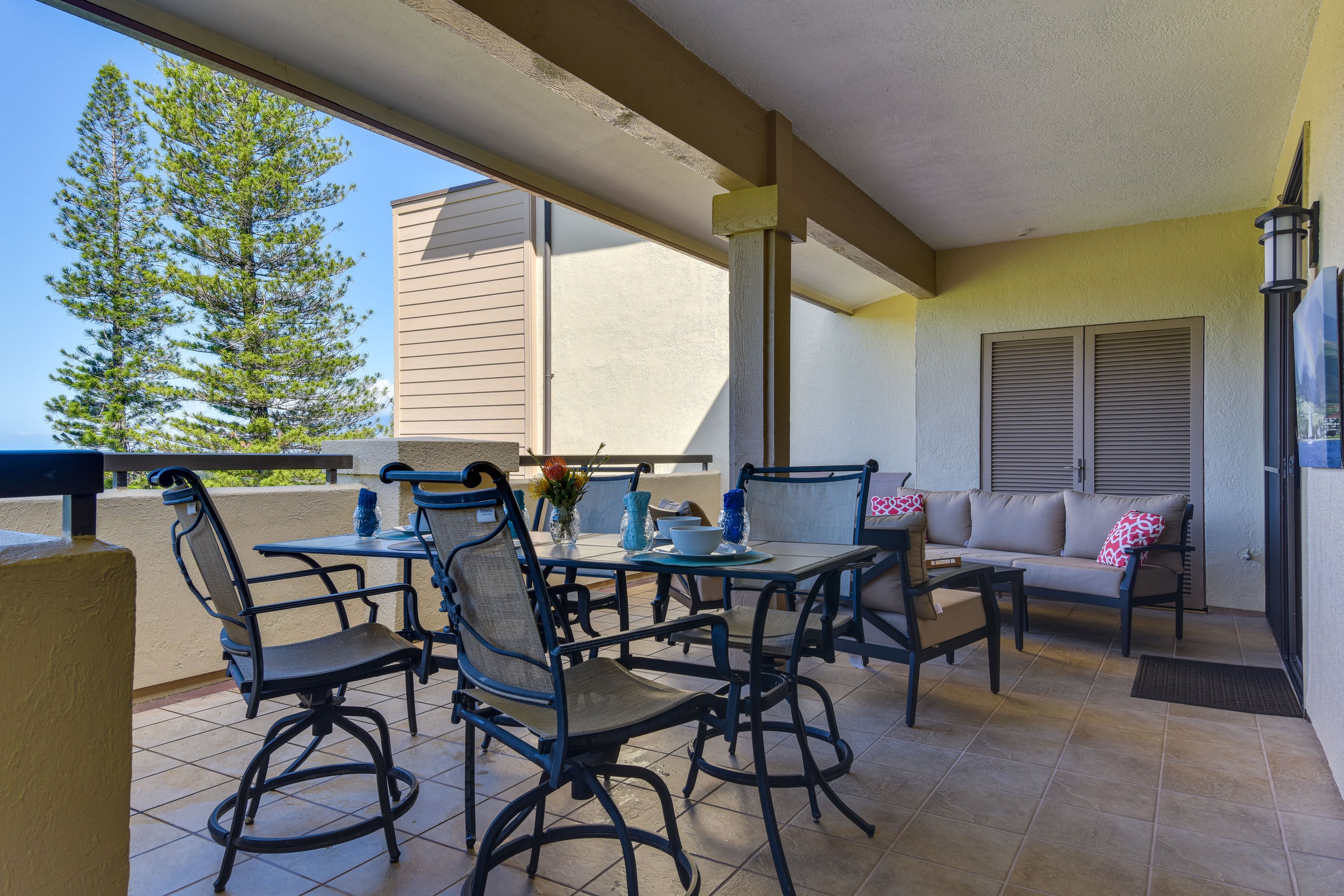 Condo in Lahaina · ★4.83 · 1 bedroom · 2 beds · 2 baths - Image 25