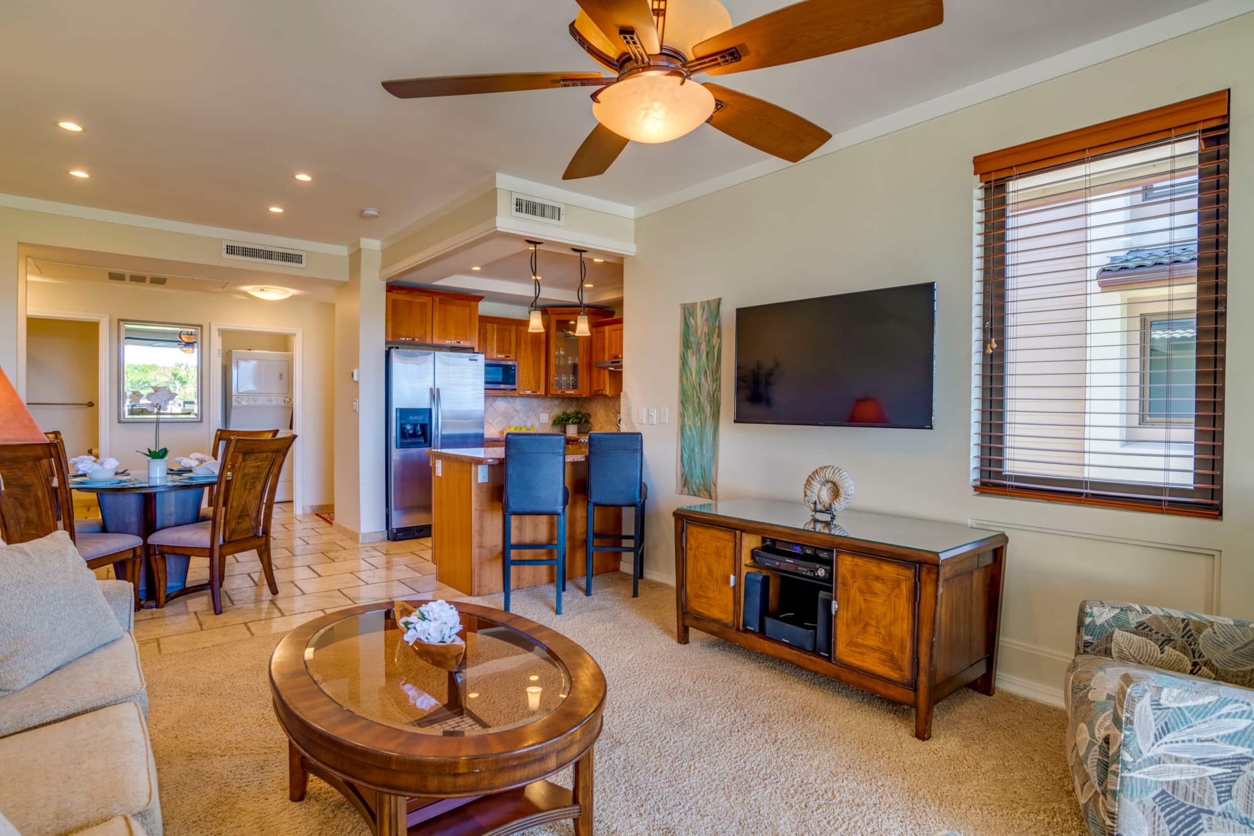 Condo in Lahaina · ★4.83 · 1 bedroom · 2 beds · 2 baths - Image 8