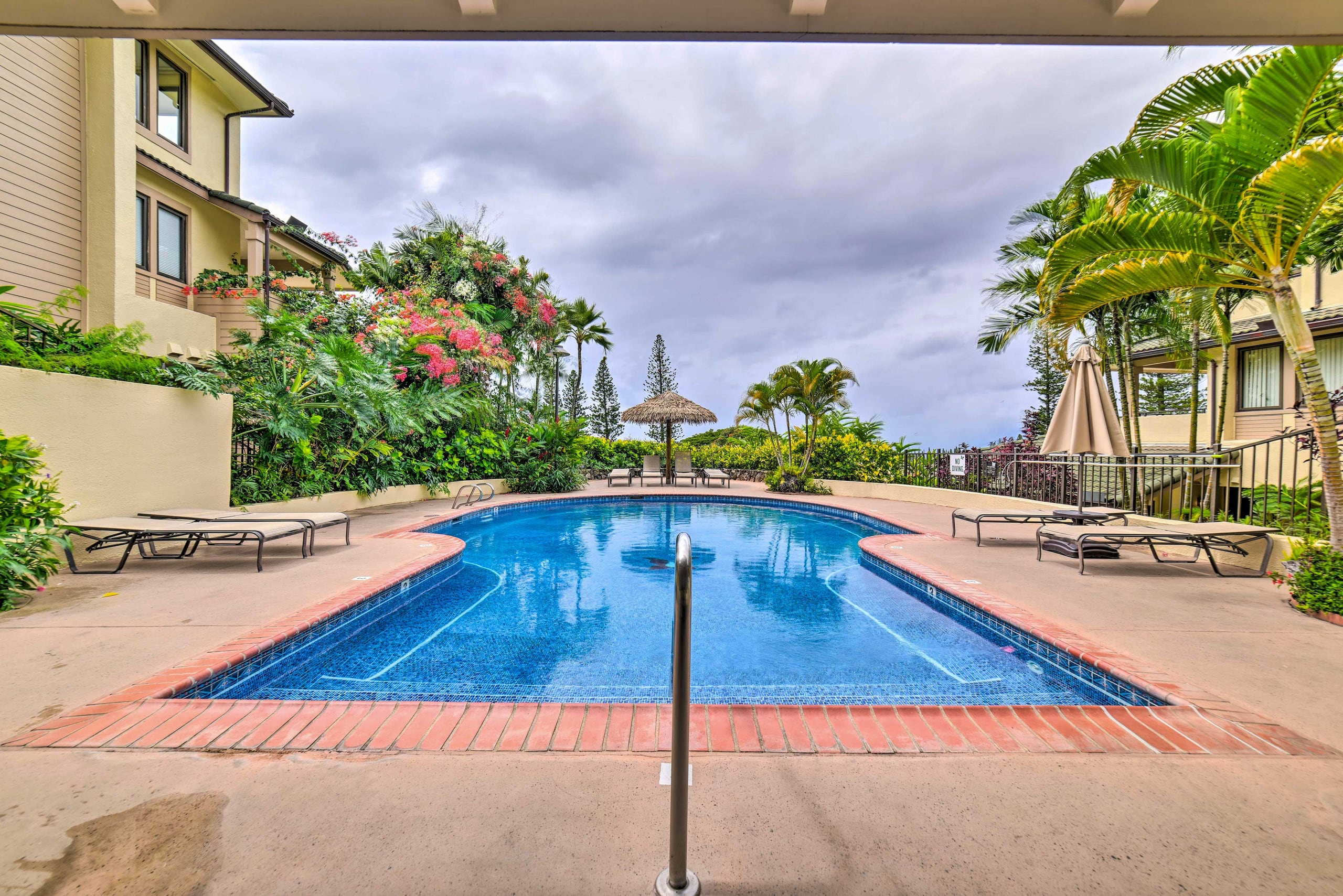 Condo in Lahaina · ★4.83 · 1 bedroom · 2 beds · 2 baths - Image 31