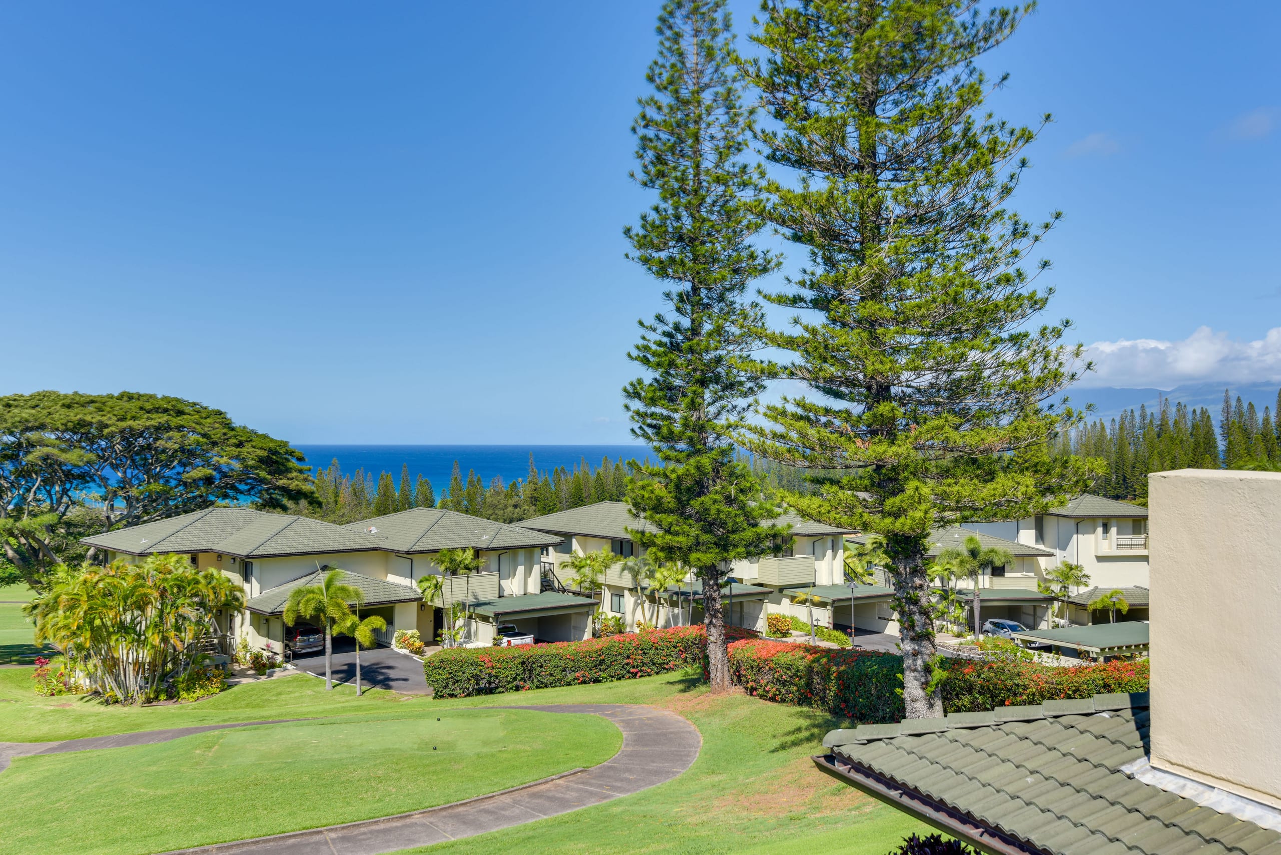 Condo in Lahaina · ★4.83 · 1 bedroom · 2 beds · 2 baths - Image 29