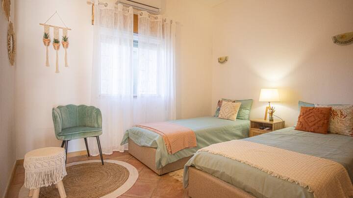 Dormitorio  2 camas individuales - By Bedzy