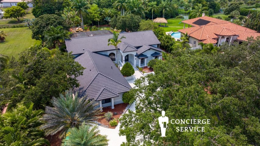 Luxe Gorgeous 7BR Home With Game Room/Pool gallery image 4