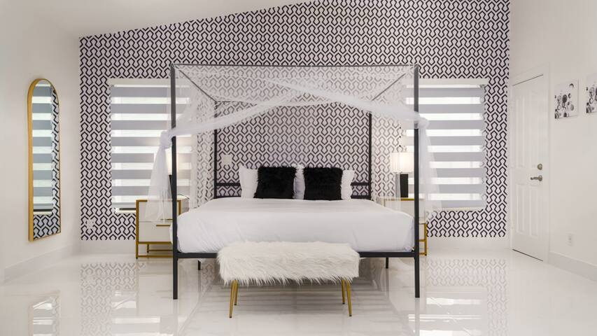 Luxe Gorgeous 7BR Home With Game Room/Pool gallery image 5