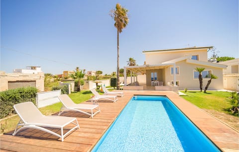 Nice home in mazara del vallo (tp) with wifi