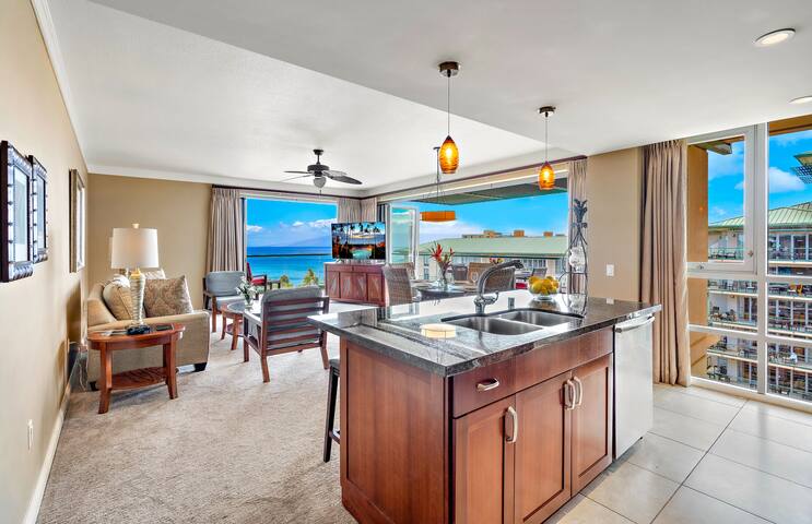 Maui Resort Rentals: Honua Kai Penthouse 3BR gallery image 2