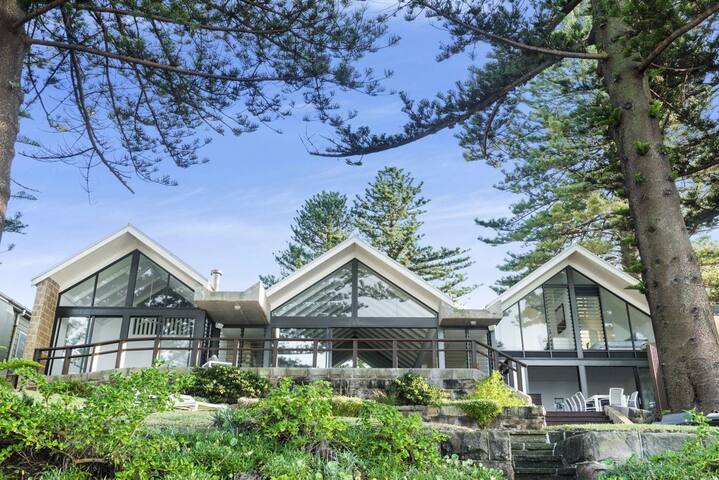 THE SANCTUARY by Palm Beach Holiday Rentals gallery image 5