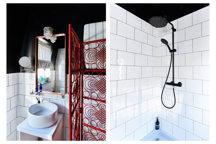 Charming 2-Bedroom Home & Garden gallery image 3