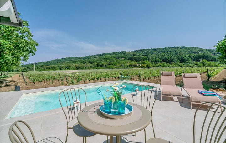 Lovely home in Orte