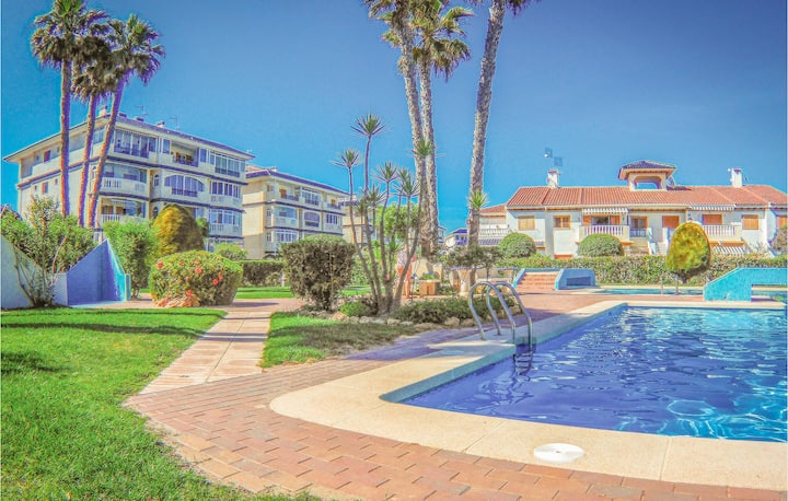 Lovely Apartment In Torrevieja-la Mata - La Mata