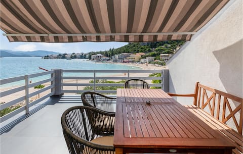 3 bedroom awesome apartment in Klek