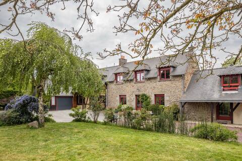 La Villa du Golf - 15 people - 6 Ch 5 Sdb garden, heated indoor pool, jacuzzi, nature...