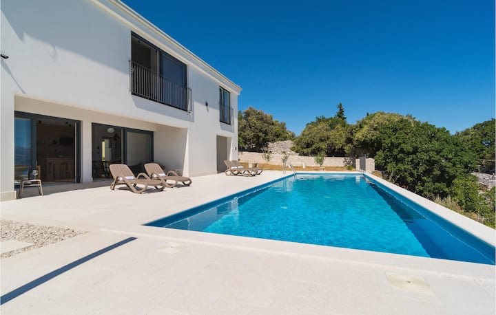 Amazing Home In Supetar Brac - Postira