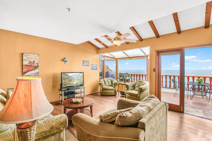 H159: 2b Villa with ocean views & cart gallery image 3