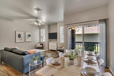 Ground Floor: King Beds, Pool, Gym - Near Hill AFB