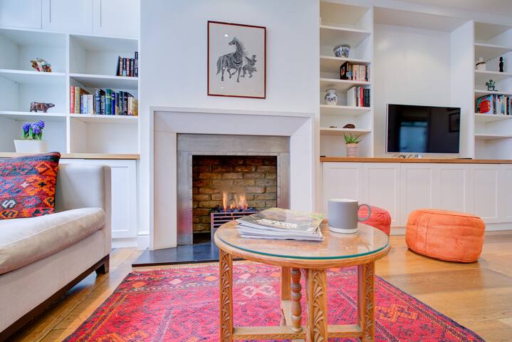 Kensington: Gorgeous Mews House (8 – 12 guests) gallery image 4