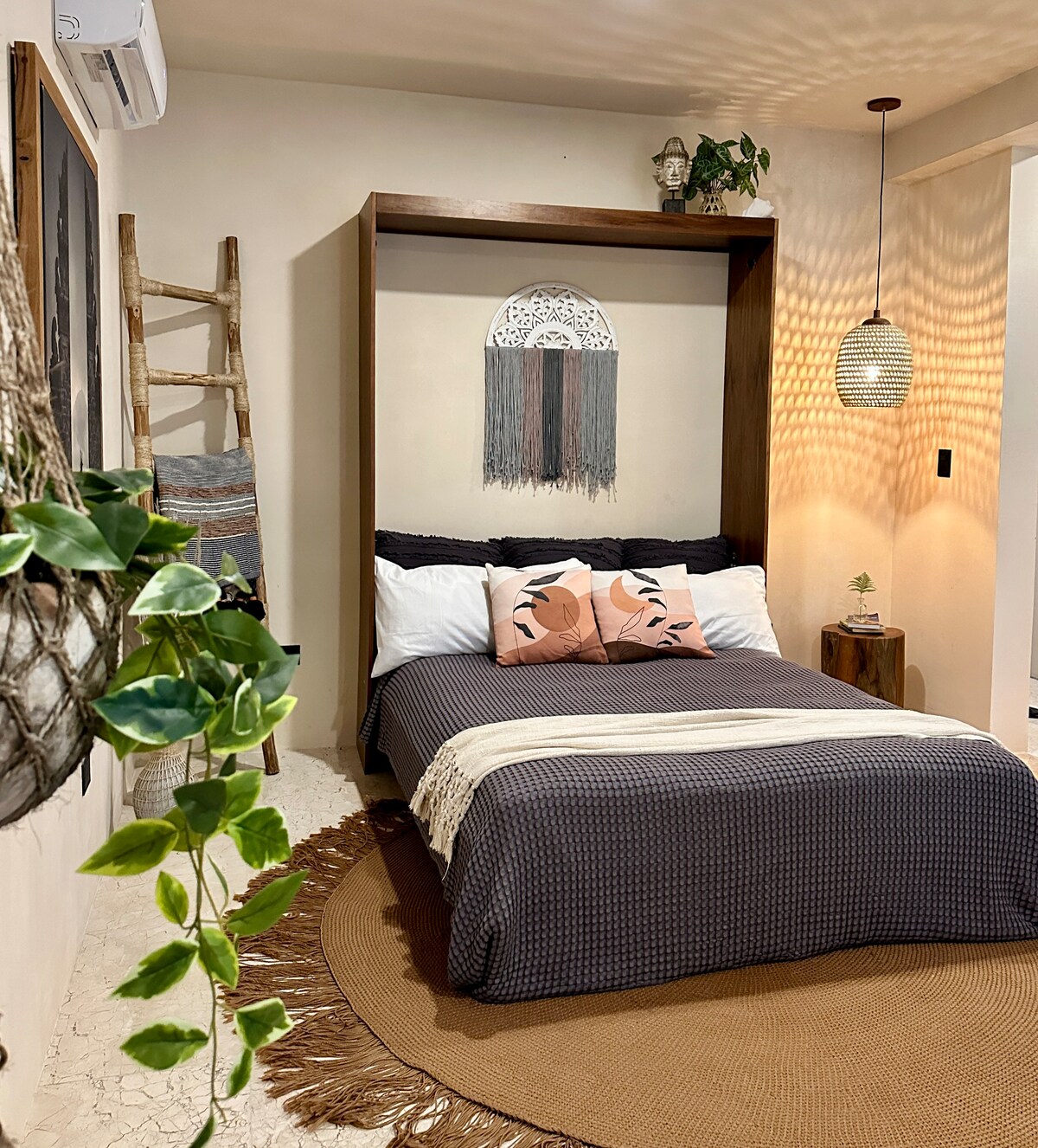 Krevet od memorijske pjene po mjeri s madracem od memorijske pjene po mjeri nudi UDOBAN dodatni prostor za spavanje u dnevnom boravku