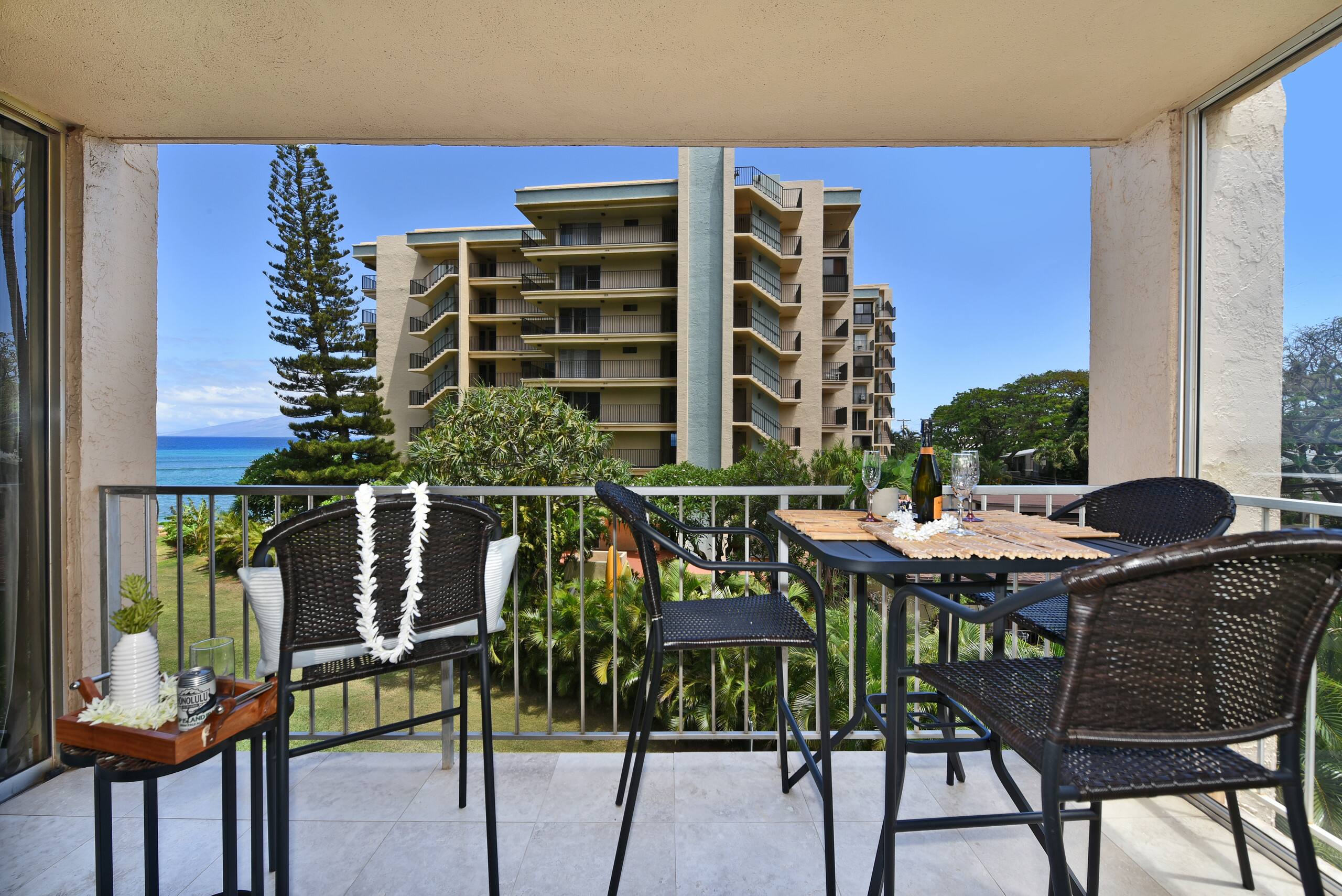 Condo in Lahaina · ★4.5 · 2 bedrooms · 3 beds · 2 baths - Image 33