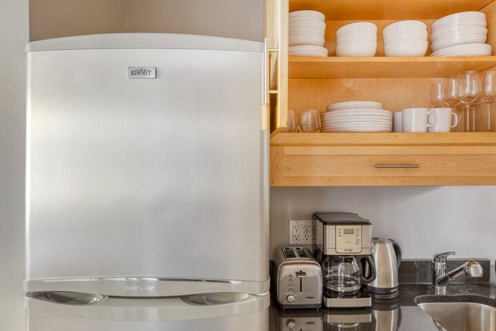 Blueground | East Village, w/d, nr train gallery image 5