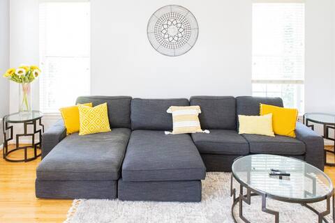 Divine Getaway- King Bed Master Suite Near DC