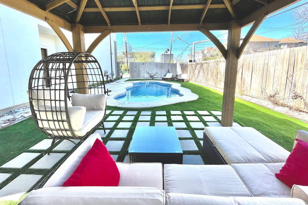 Luxury Midtown Home w/ Private Saltwater Pool