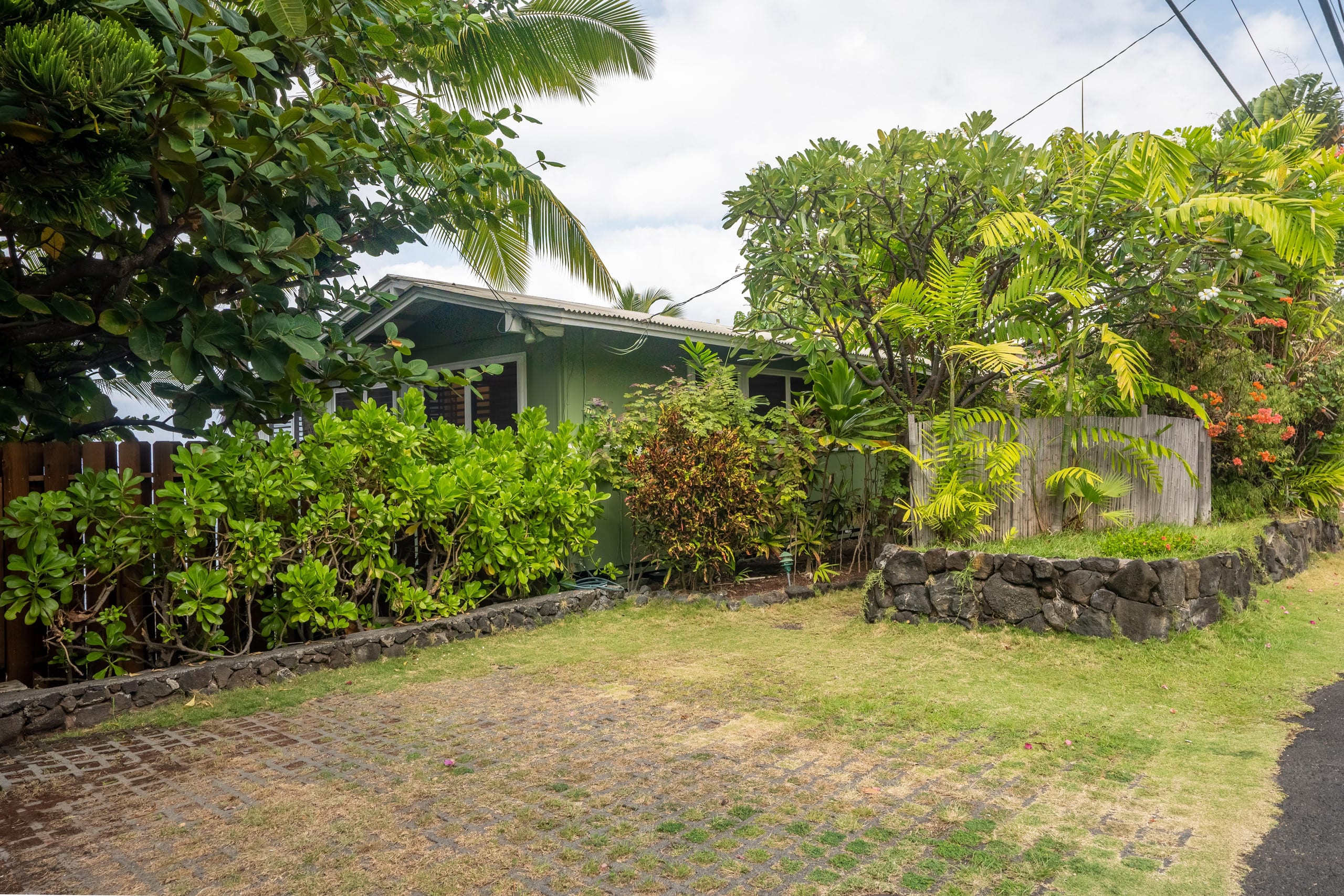 Home in Kailua-Kona · ★4.83 · 2 bedrooms · 3 beds · 2 baths - Image 49