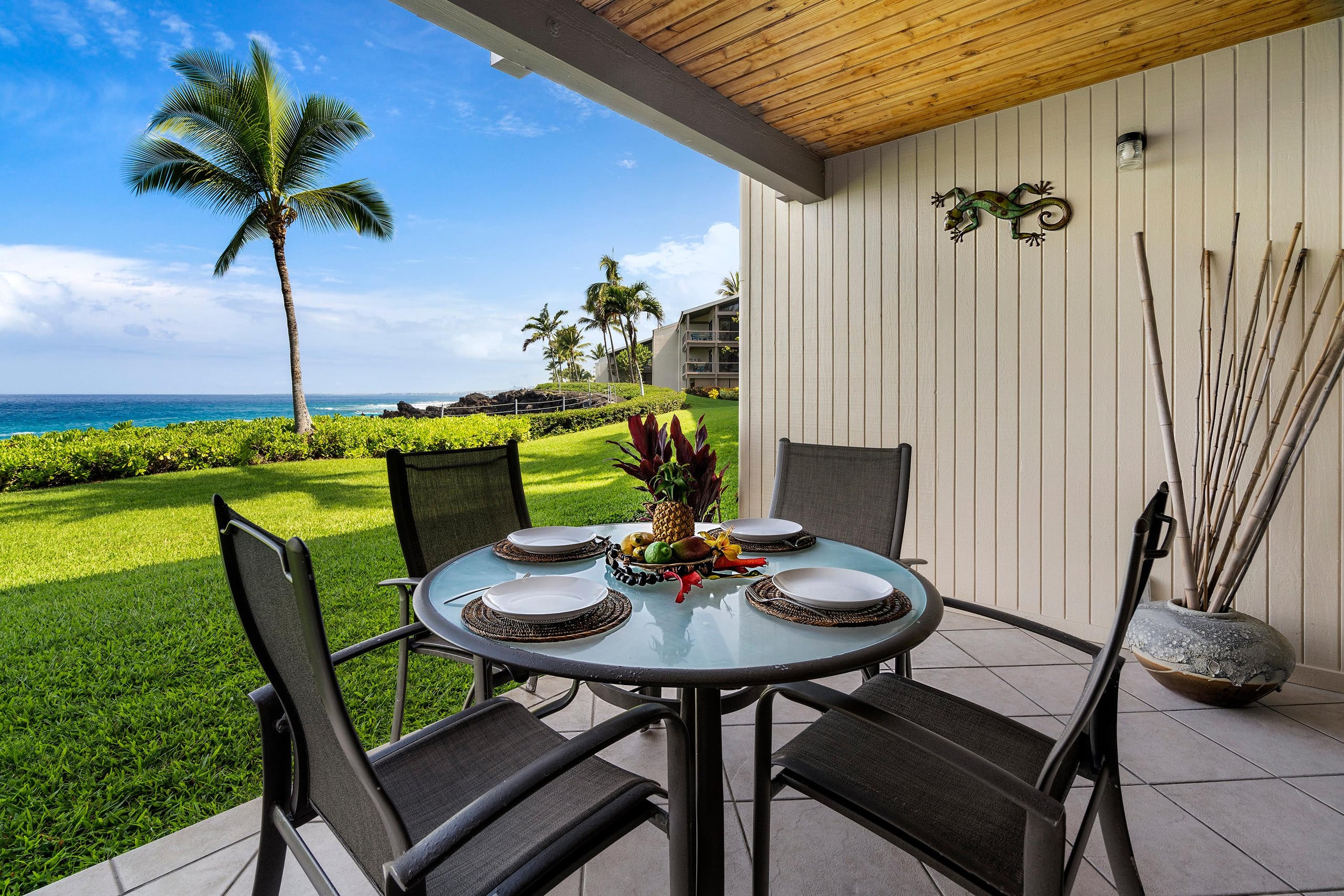 Condo in Kailua-Kona · ★4.71 · 2 bedrooms · 2 beds · 2 baths - Image 24