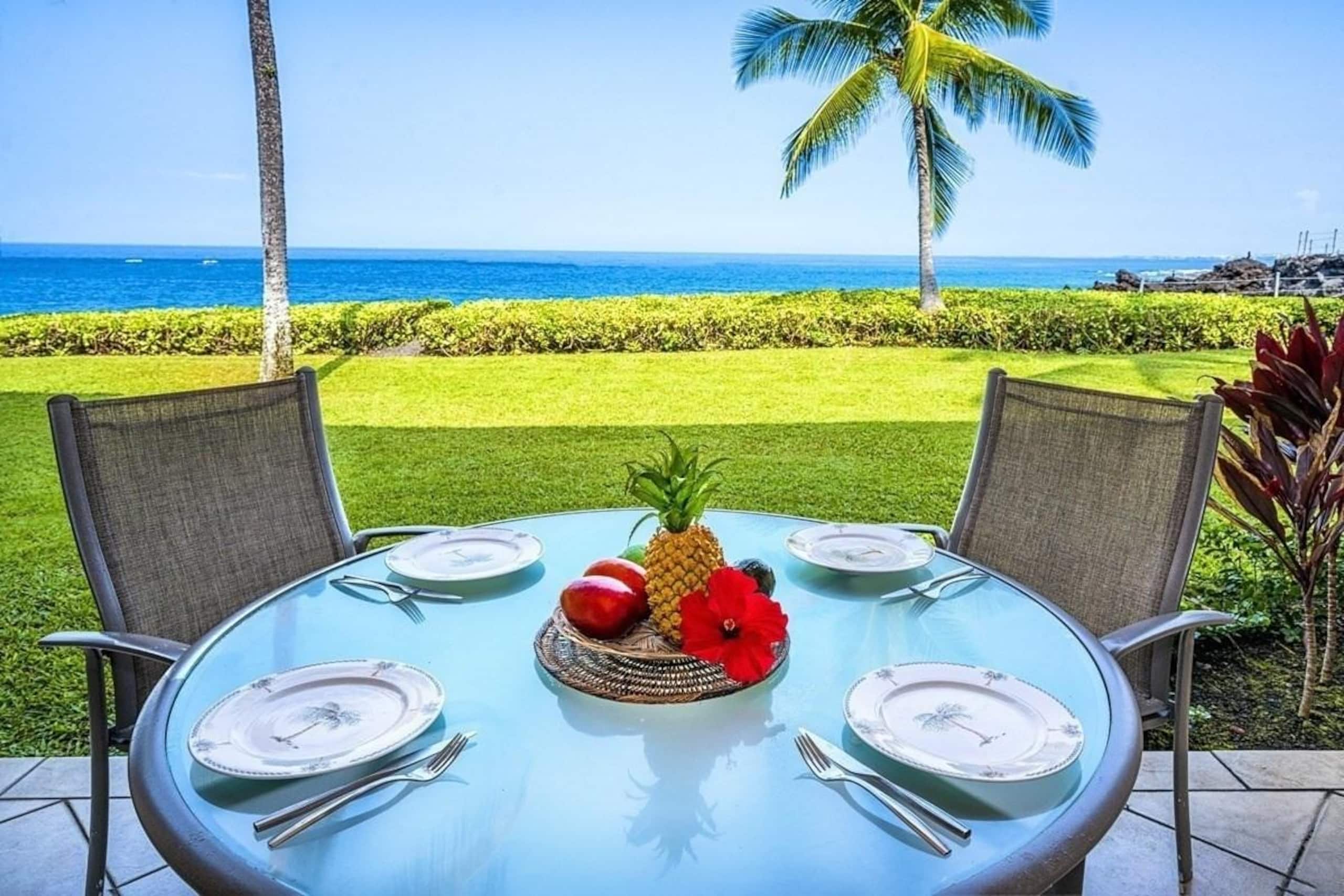 Condo in Kailua-Kona · ★4.71 · 2 bedrooms · 2 beds · 2 baths - Image 2