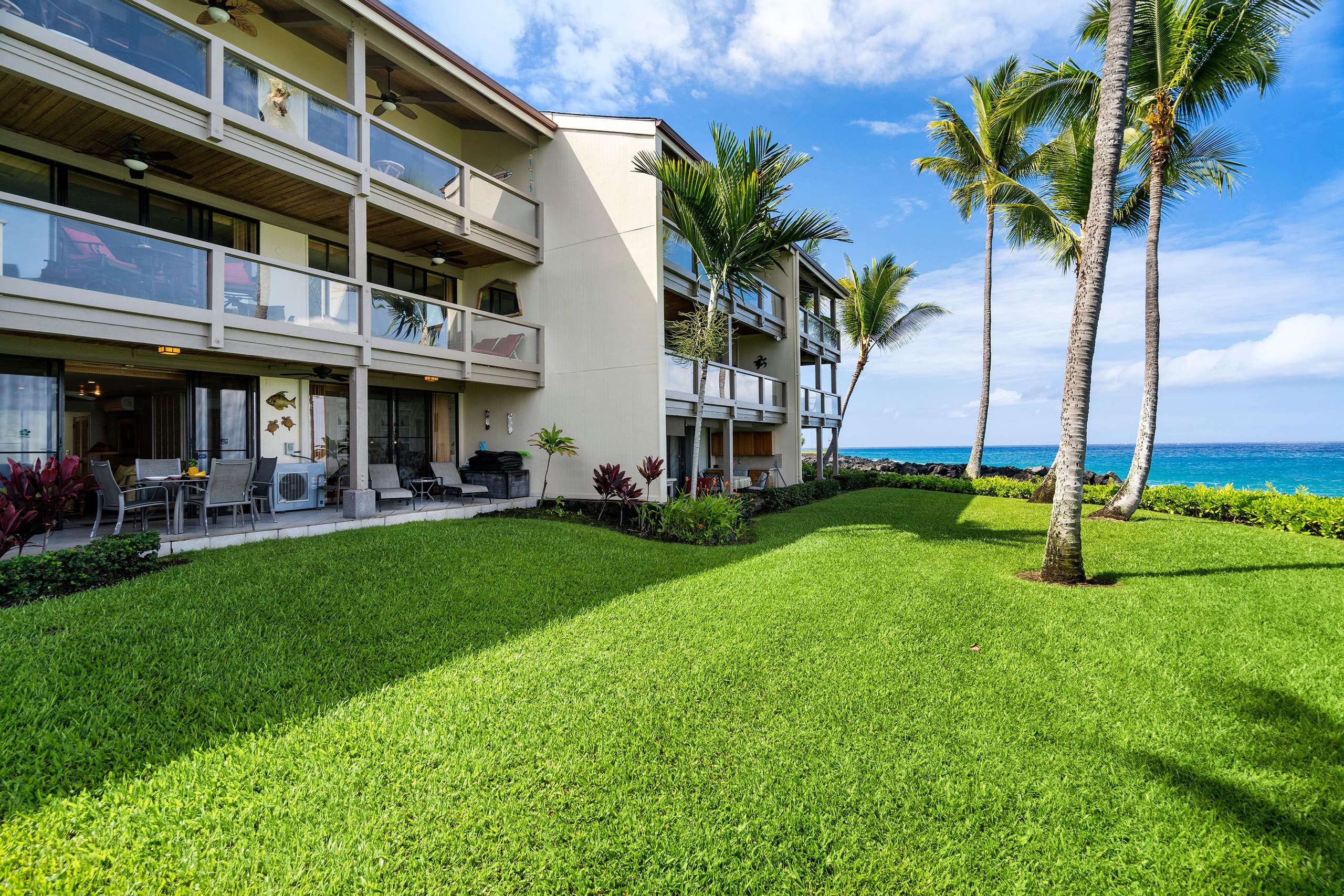 Condo in Kailua-Kona · ★4.71 · 2 bedrooms · 2 beds · 2 baths - Image 37