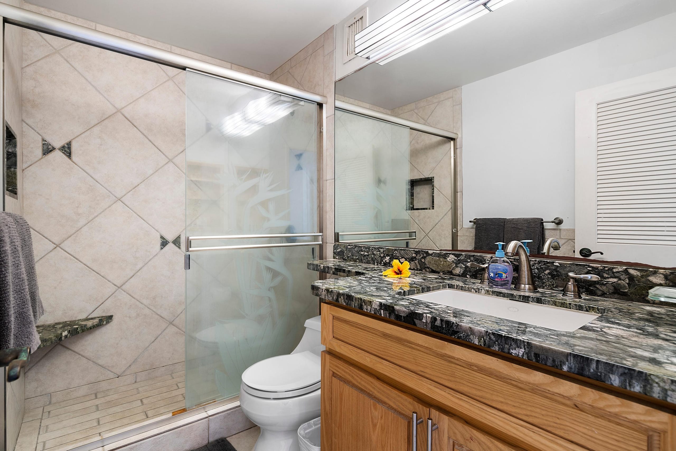 Condo in Kailua-Kona · ★4.71 · 2 bedrooms · 2 beds · 2 baths - Image 21
