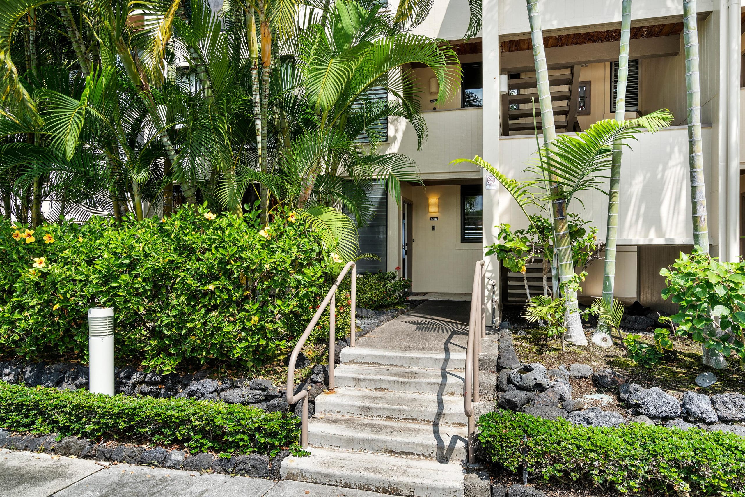 Condo in Kailua-Kona · ★4.71 · 2 bedrooms · 2 beds · 2 baths - Image 27