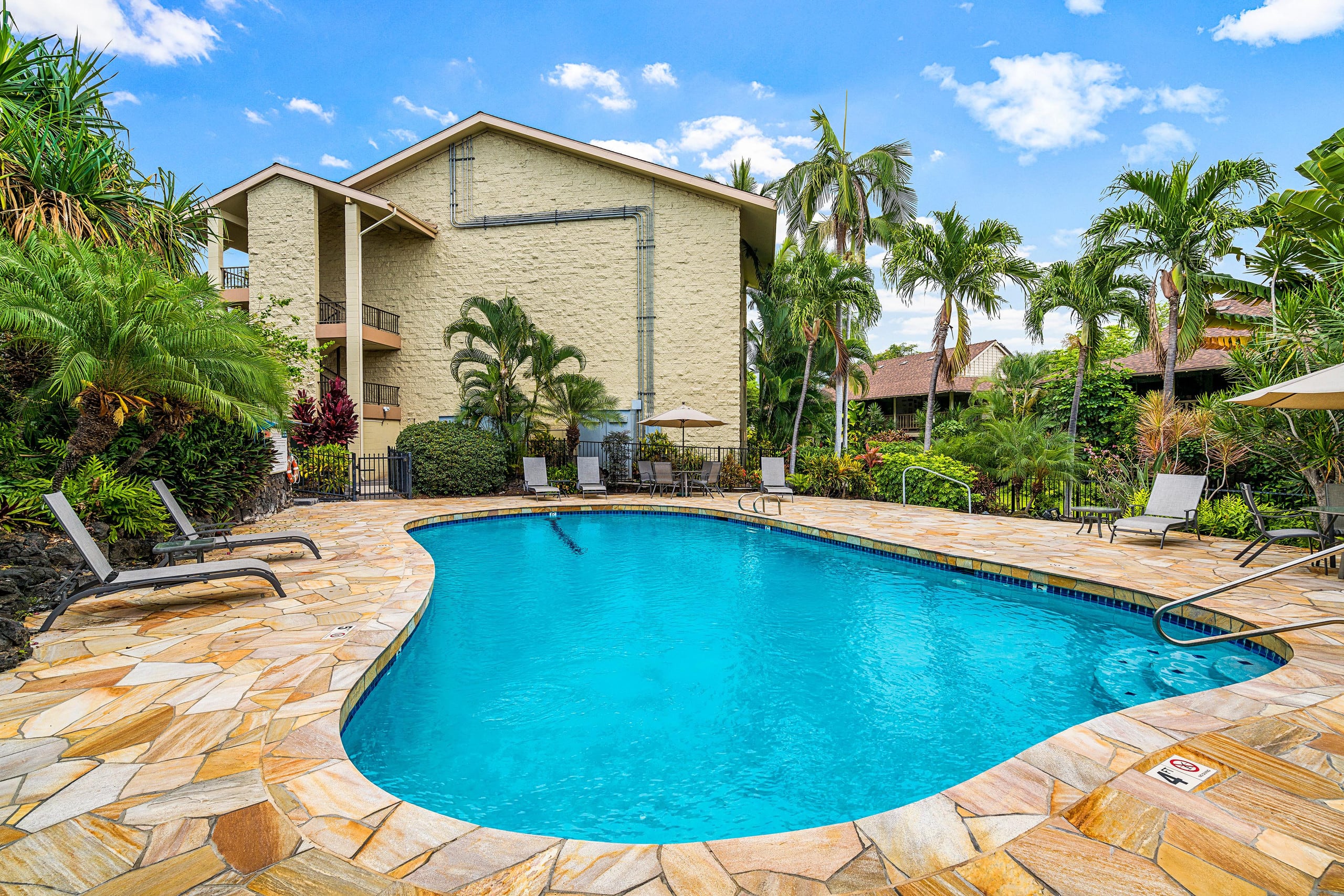 Condo in Kailua-Kona · ★5.0 · 1 bedroom · 2 beds · 1 private bath - Image 24