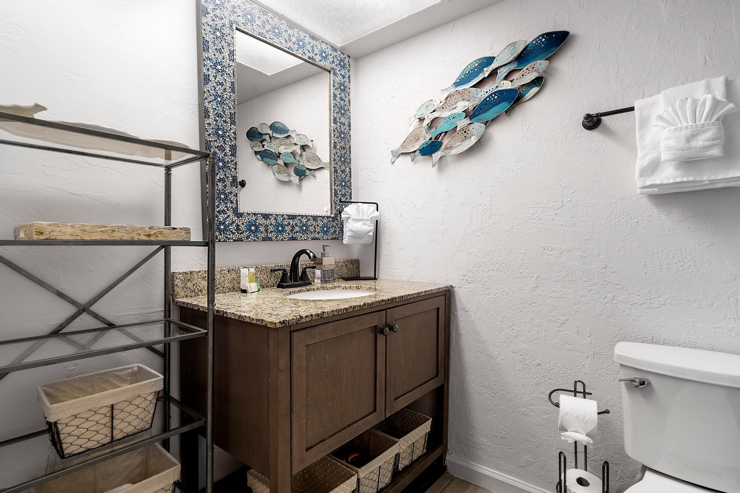 Condo in Kailua-Kona · ★5.0 · 1 bedroom · 2 beds · 1 private bath - Image 11