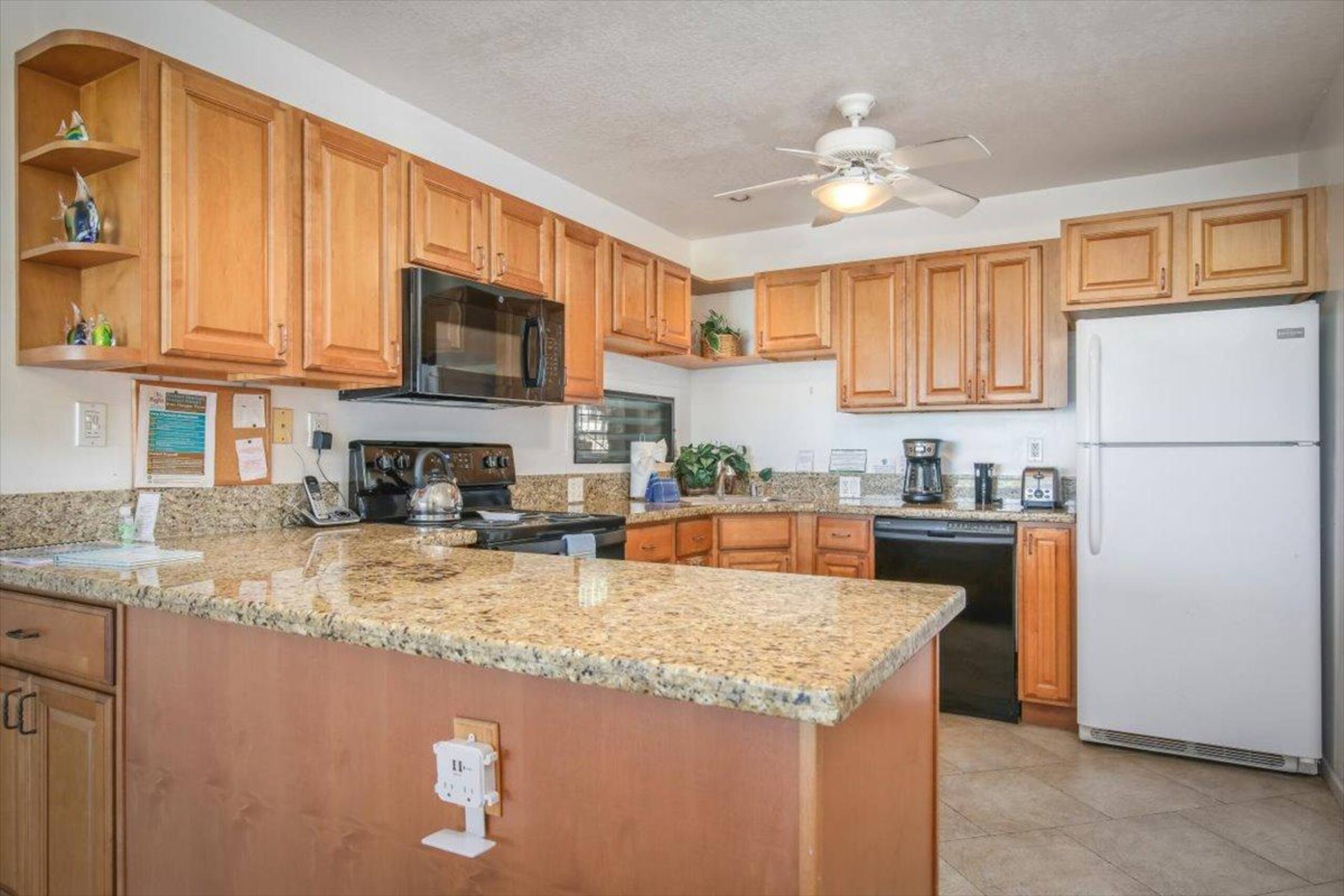 Condo in Kailua-Kona · ★4.5 · 2 bedrooms · 2 beds · 2 private baths - Image 6