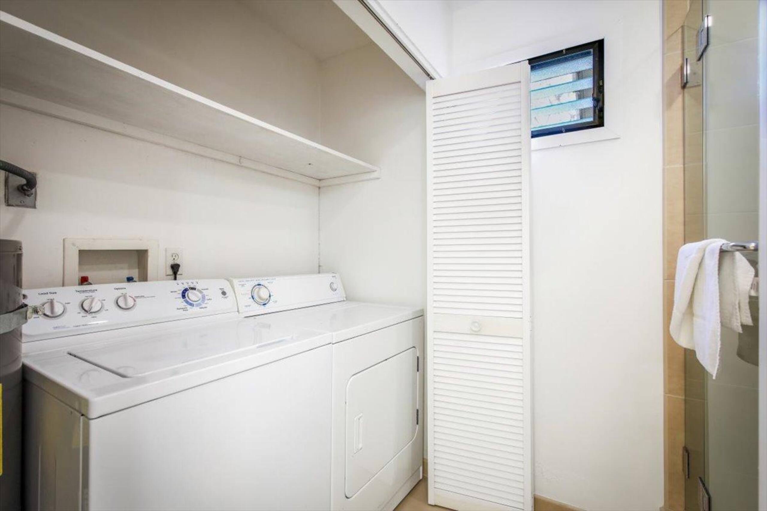 Condo in Kailua-Kona · ★4.5 · 2 bedrooms · 2 beds · 2 private baths - Image 17
