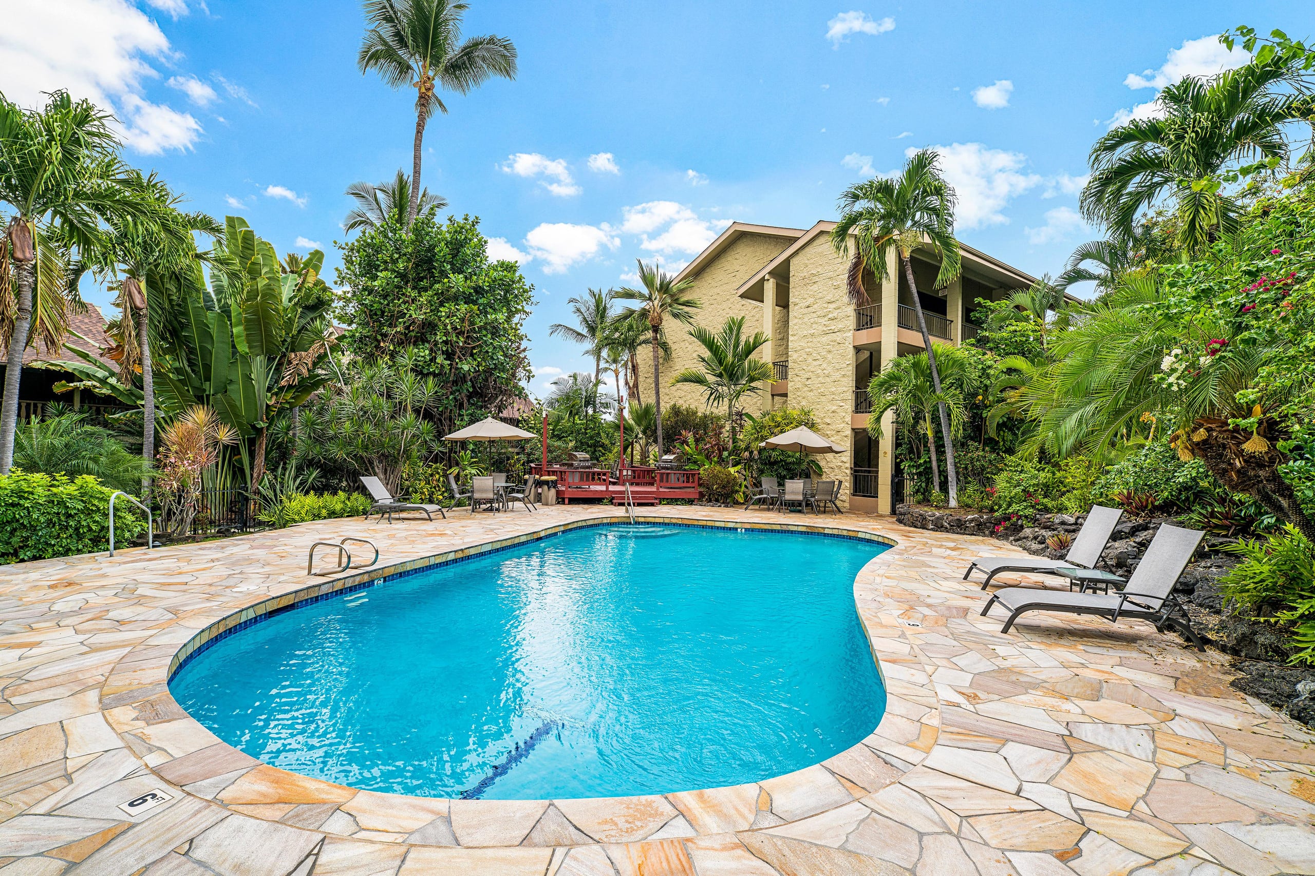 Condo in Kailua-Kona · ★4.83 · 1 bedroom · 2 beds · 1 private bath - Image 25