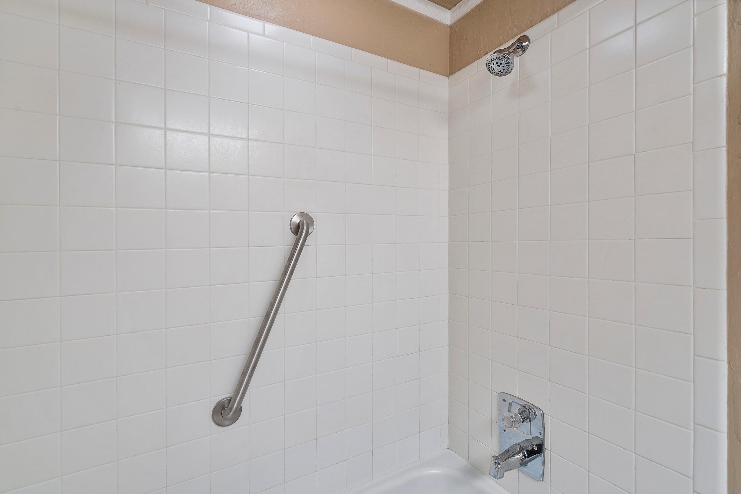 Condo in Kailua-Kona · ★4.83 · 1 bedroom · 2 beds · 1 private bath - Image 14