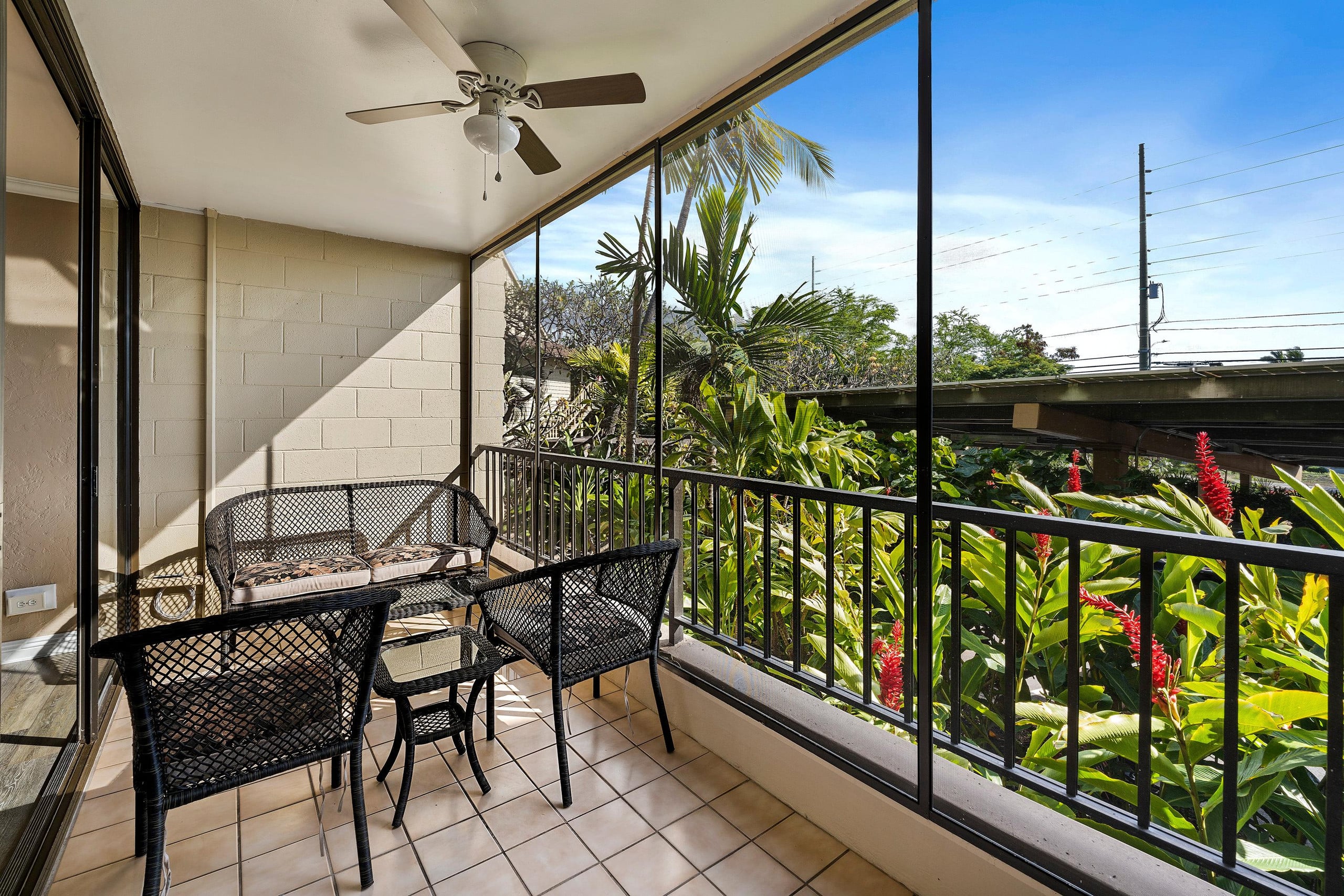 Condo in Kailua-Kona · ★4.83 · 1 bedroom · 2 beds · 1 private bath - Image 11
