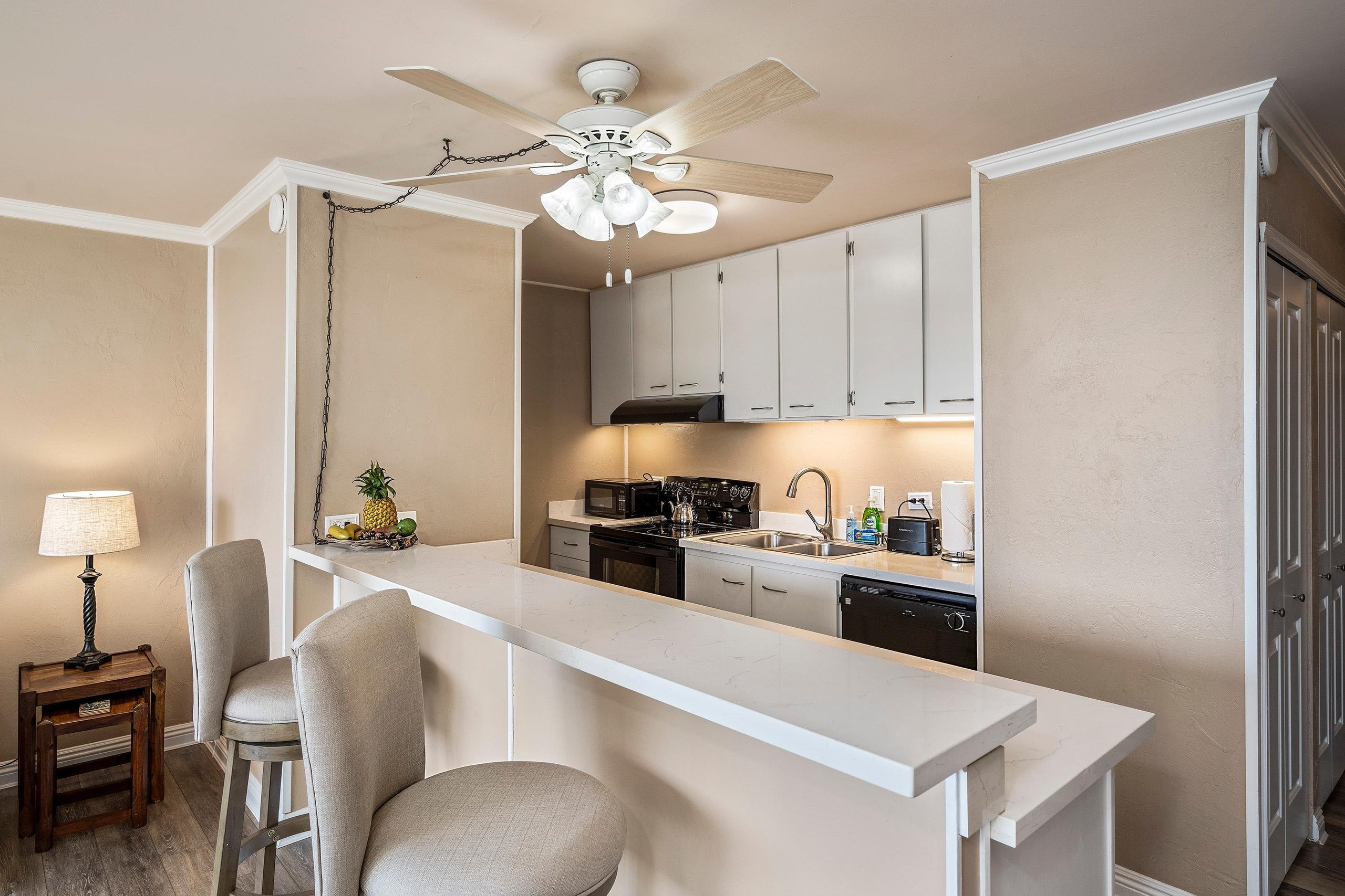 Condo in Kailua-Kona · ★4.83 · 1 bedroom · 2 beds · 1 private bath - Image 4