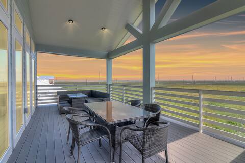 BeachHouse Bliss | Water Views, Private Pool